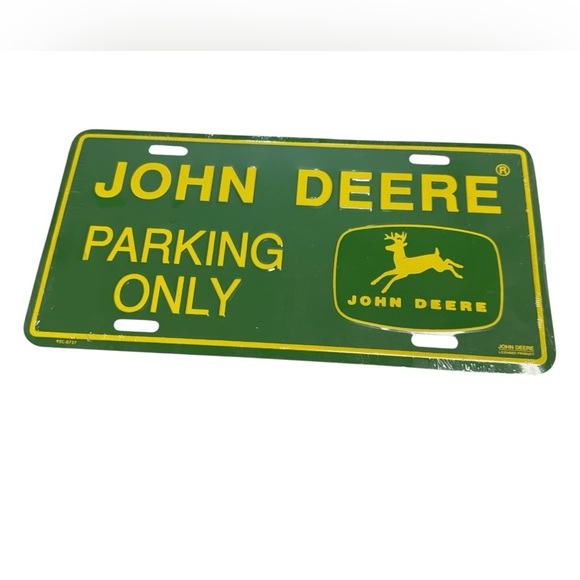 John Deere Green and Yellow Parking Only Sign New - Picture 1 of 2